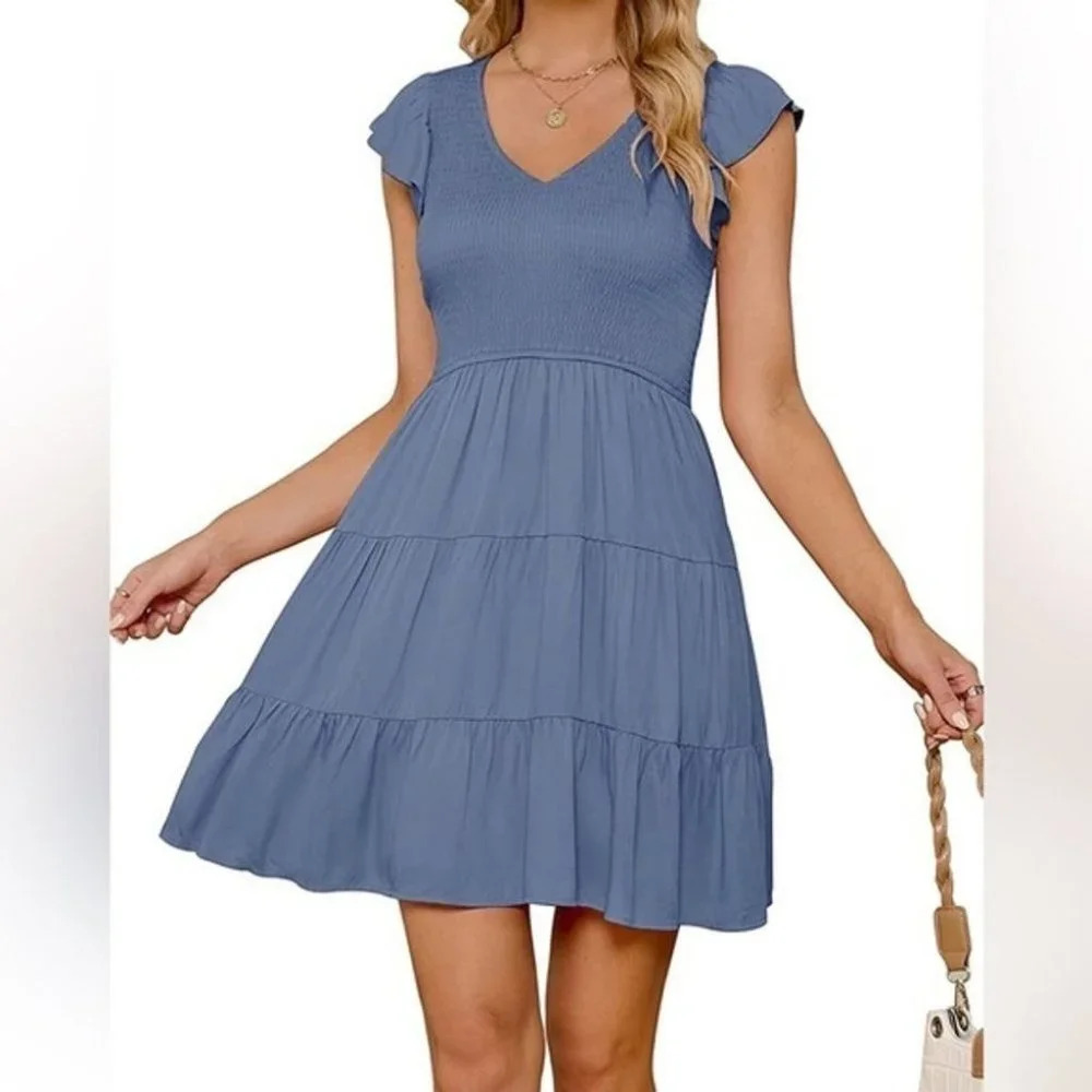 NWT Zesica shirred  bodice tiered skirt short sleeve dress dusty blue v-neck S